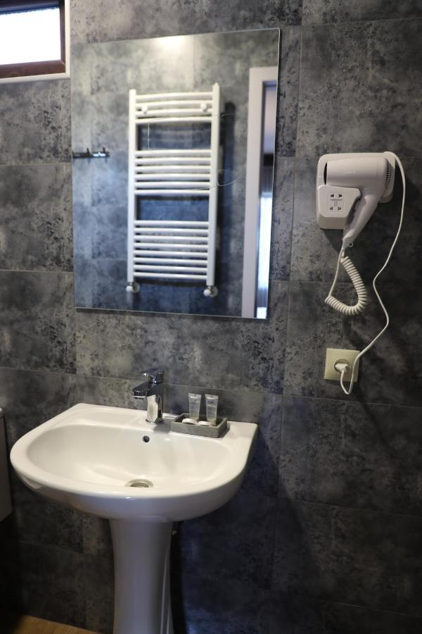 Paradise Inn Kazbegi Ngoại thất bức ảnh